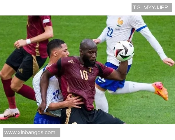 卢卡库的逆袭之路：从低谷到巅峰的奋斗故事与足球梦想